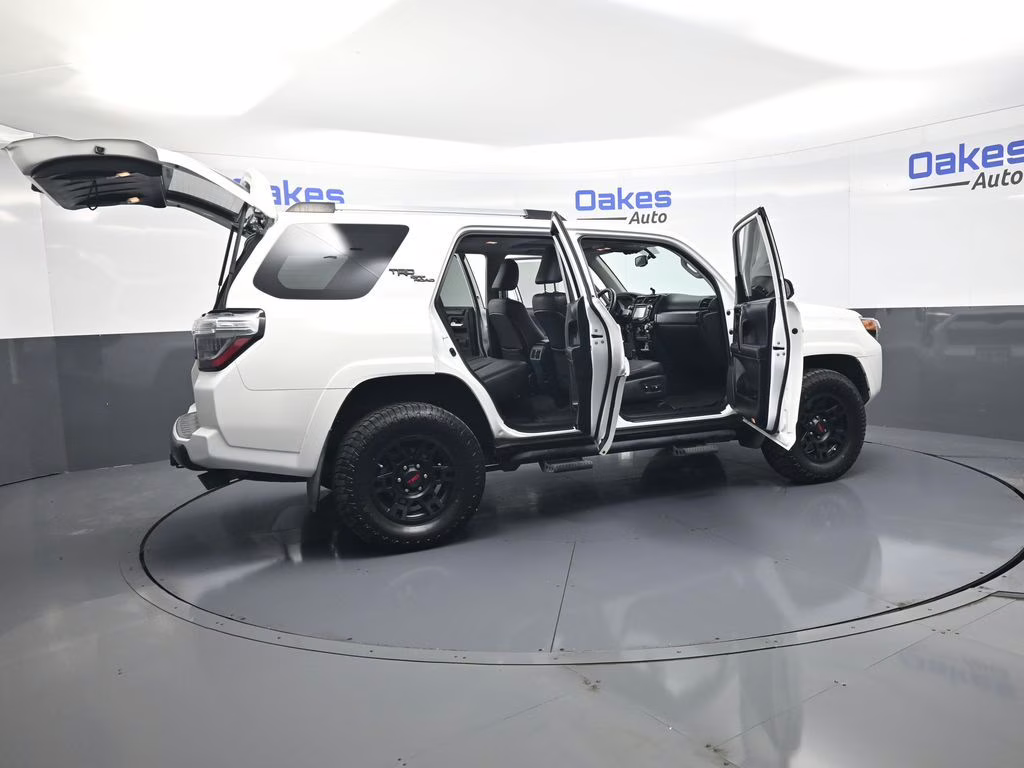 2018 Super White Toyota 4Runner TRD Off-Road Premium 4X4 SUV