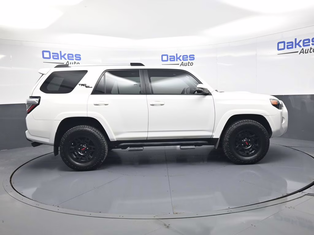 2018 Super White Toyota 4Runner TRD Off-Road Premium 4X4 SUV