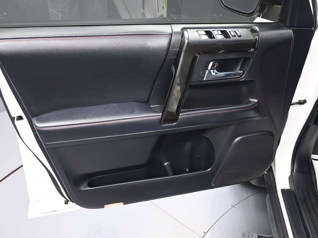 2018 Super White Toyota 4Runner TRD Off-Road Premium 4X4 SUV