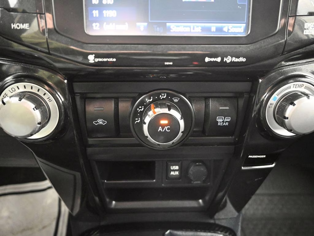 2018 Super White Toyota 4Runner TRD Off-Road Premium 4X4 SUV