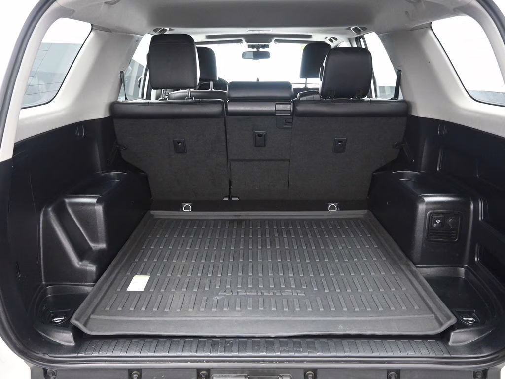 2018 Super White Toyota 4Runner TRD Off-Road Premium 4X4 SUV