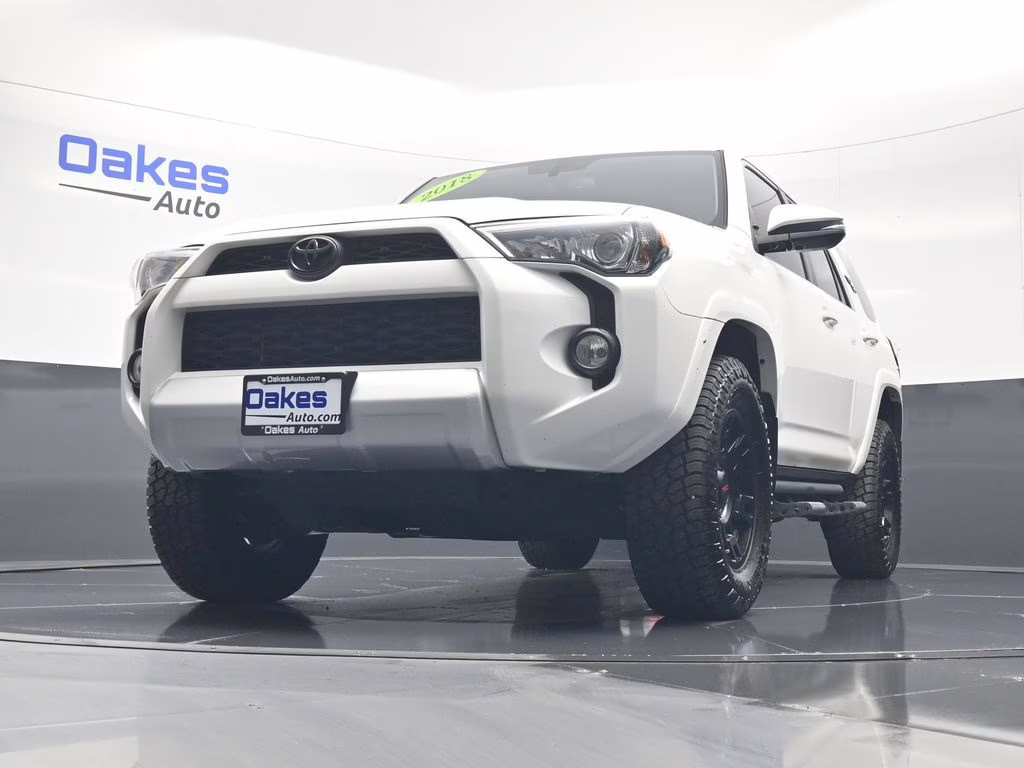 2018 Super White Toyota 4Runner TRD Off-Road Premium 4X4 SUV
