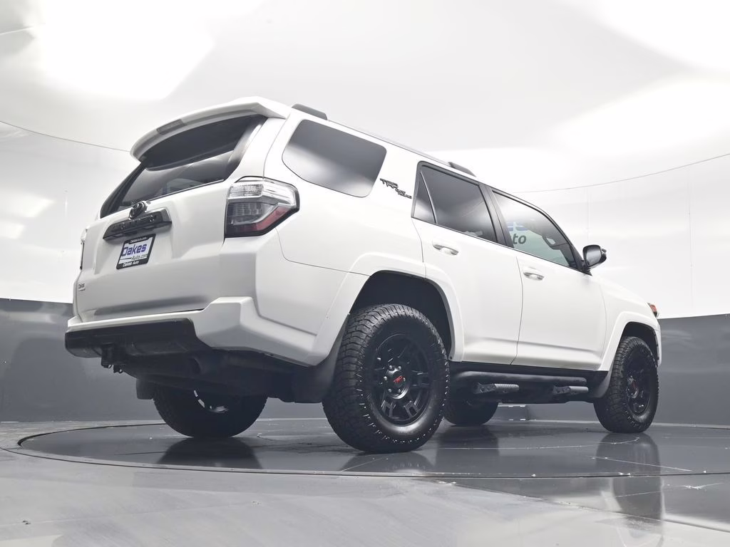 2018 Super White Toyota 4Runner TRD Off-Road Premium 4X4 SUV