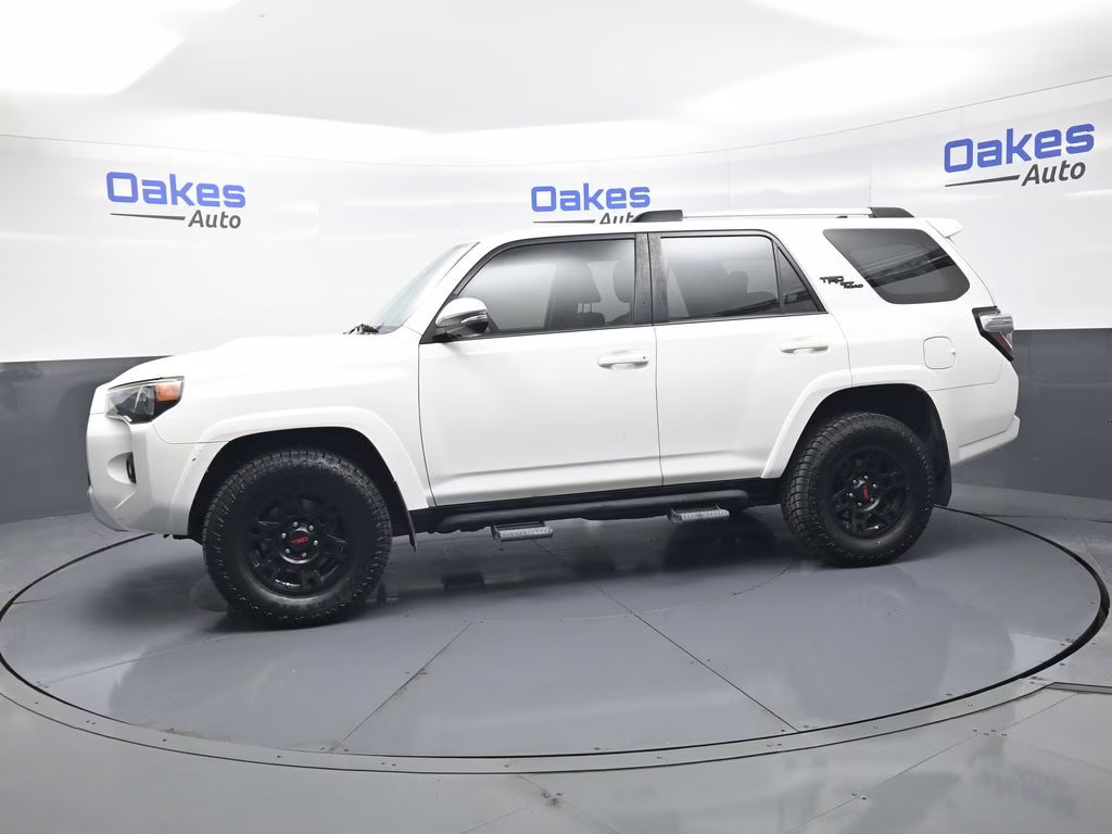 2018 Super White Toyota 4Runner TRD Off-Road Premium 4X4 SUV
