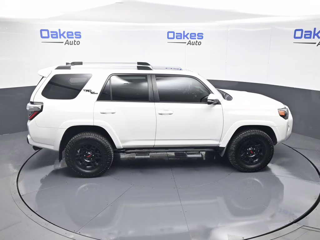 2018 Super White Toyota 4Runner TRD Off-Road Premium 4X4 SUV