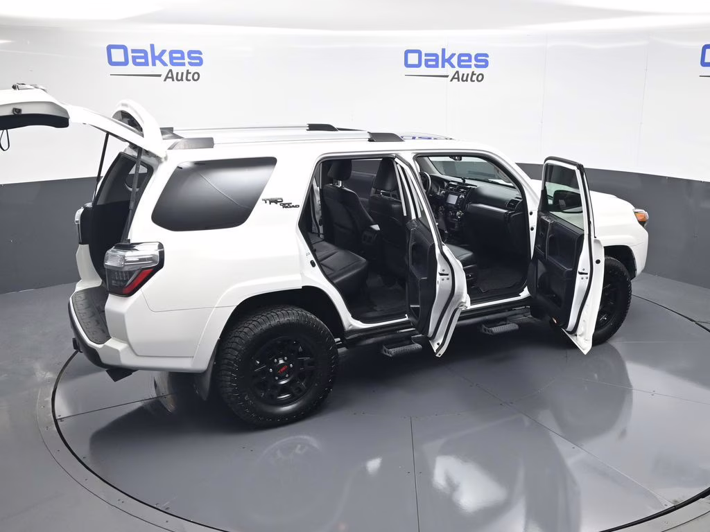 2018 Super White Toyota 4Runner TRD Off-Road Premium 4X4 SUV