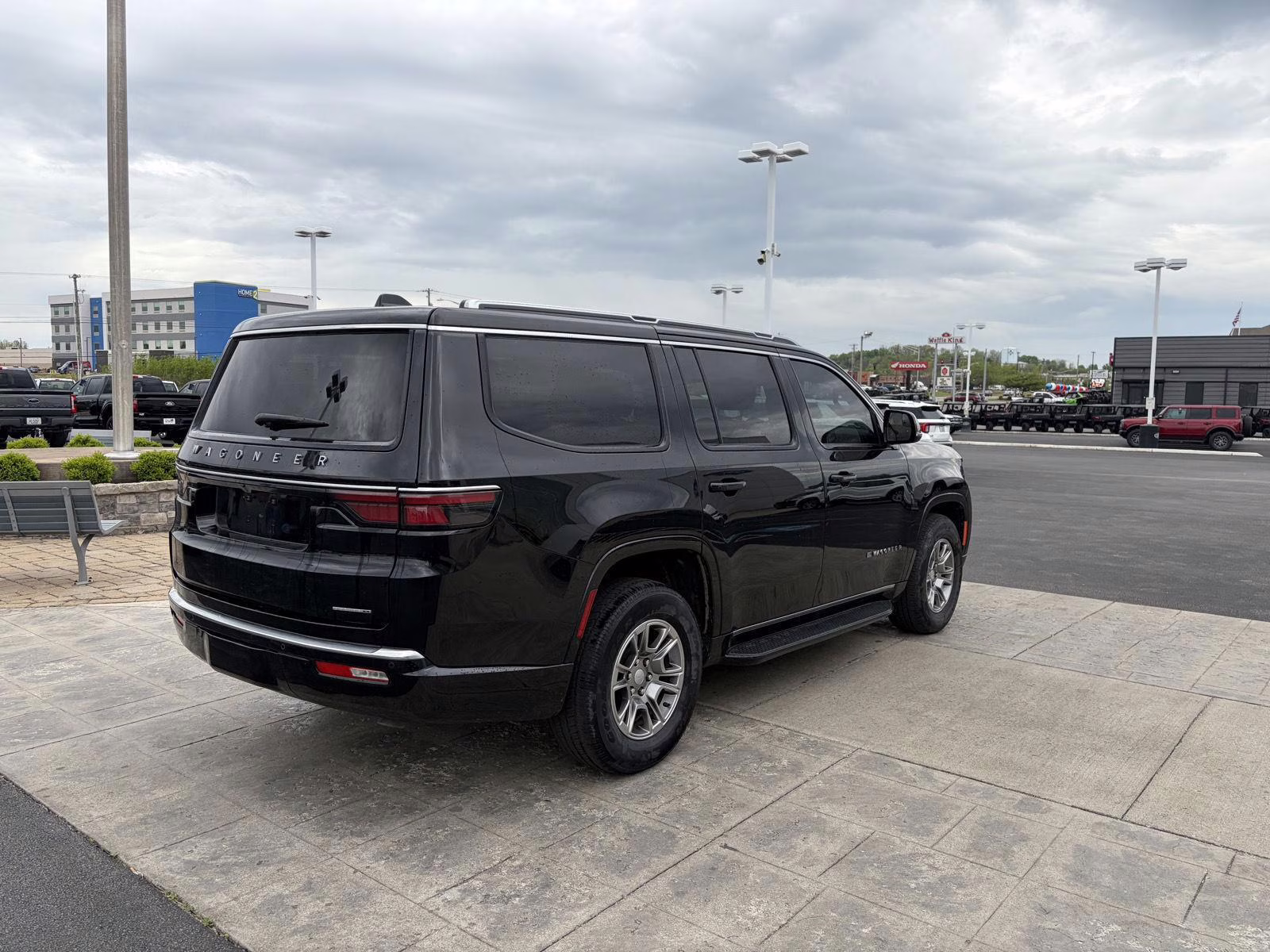 2024 Diamond Black Crystal Pearlcoat Jeep Wagoneer 4X4 4X4 SUV