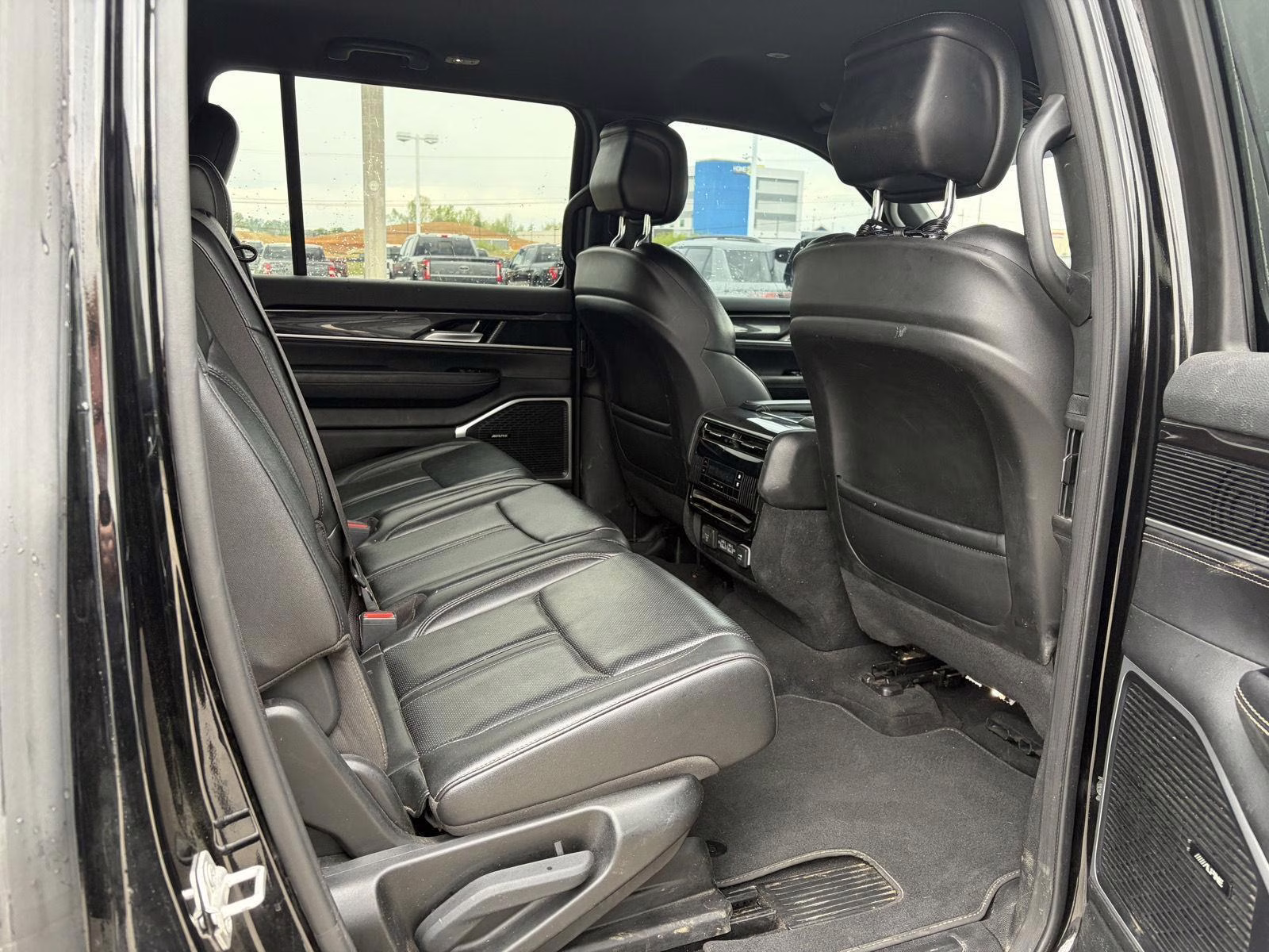 2024 Diamond Black Crystal Pearlcoat Jeep Wagoneer 4X4 4X4 SUV