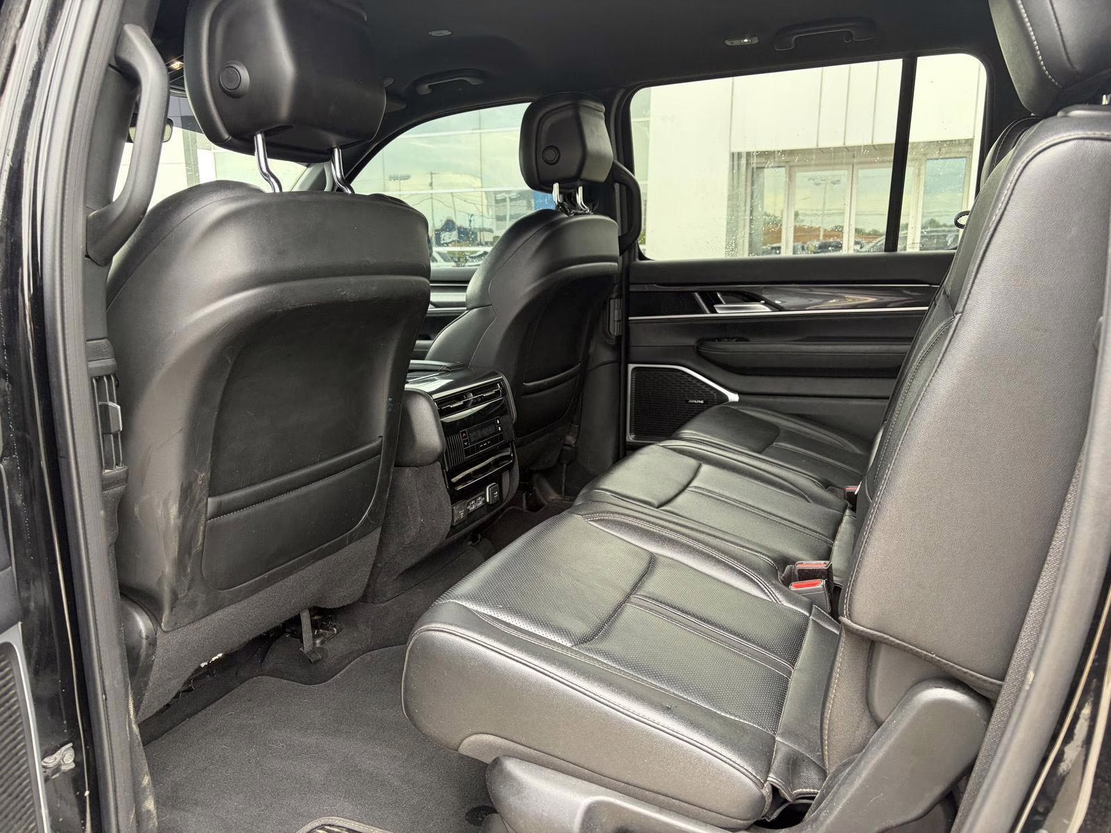 2024 Diamond Black Crystal Pearlcoat Jeep Wagoneer 4X4 4X4 SUV