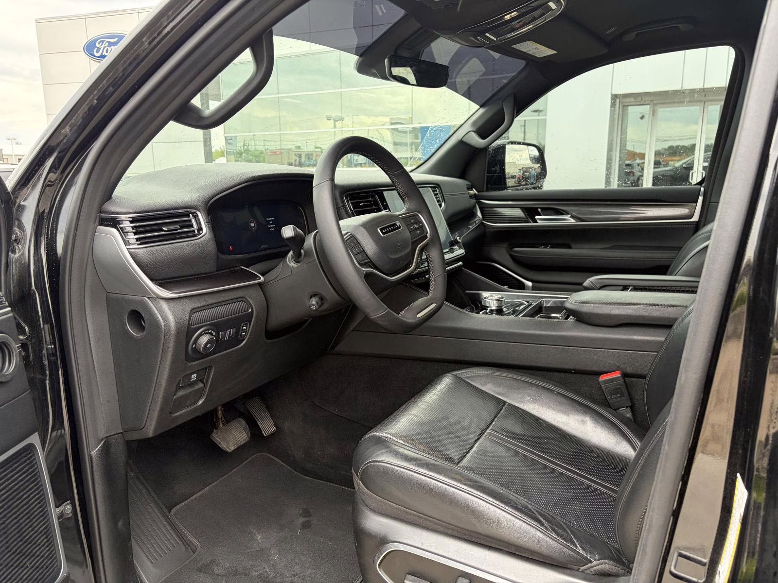 2024 Diamond Black Crystal Pearlcoat Jeep Wagoneer 4X4 4X4 SUV