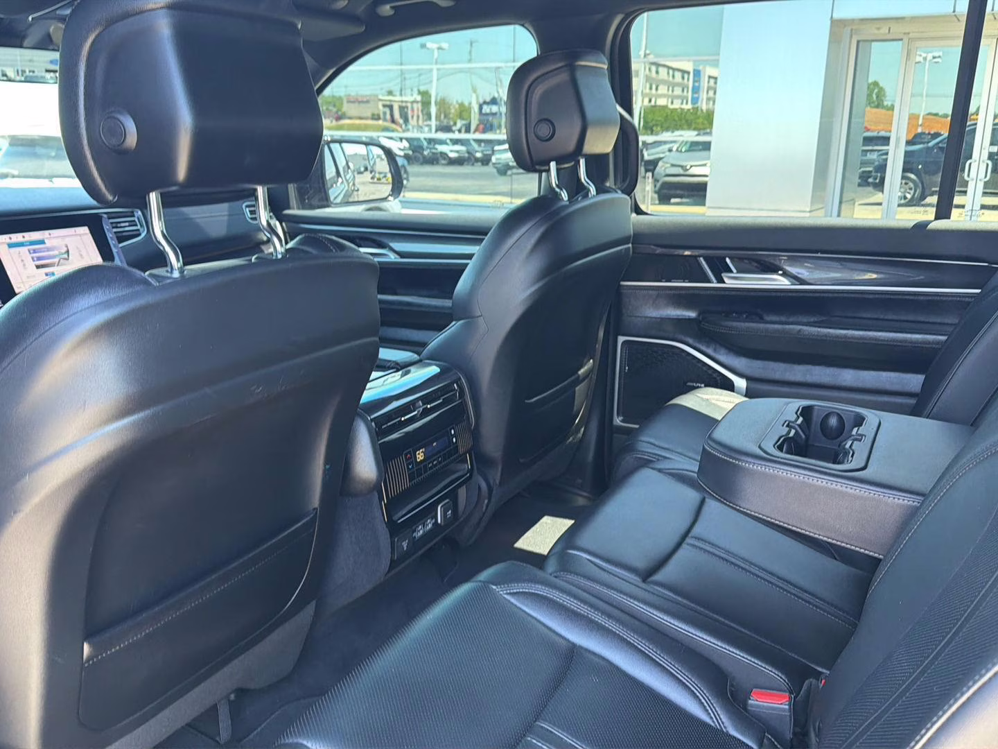 2024 Diamond Black Crystal Pearlcoat Jeep Wagoneer 4X4 4X4 SUV