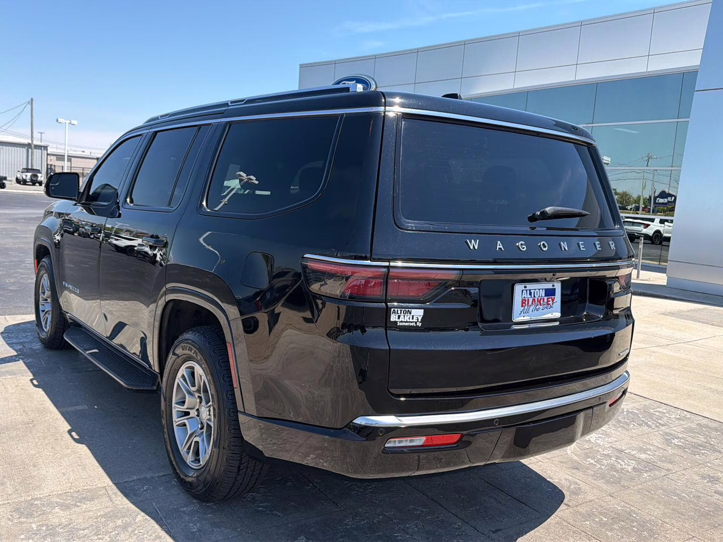 2024 Diamond Black Crystal Pearlcoat Jeep Wagoneer 4X4 4X4 SUV