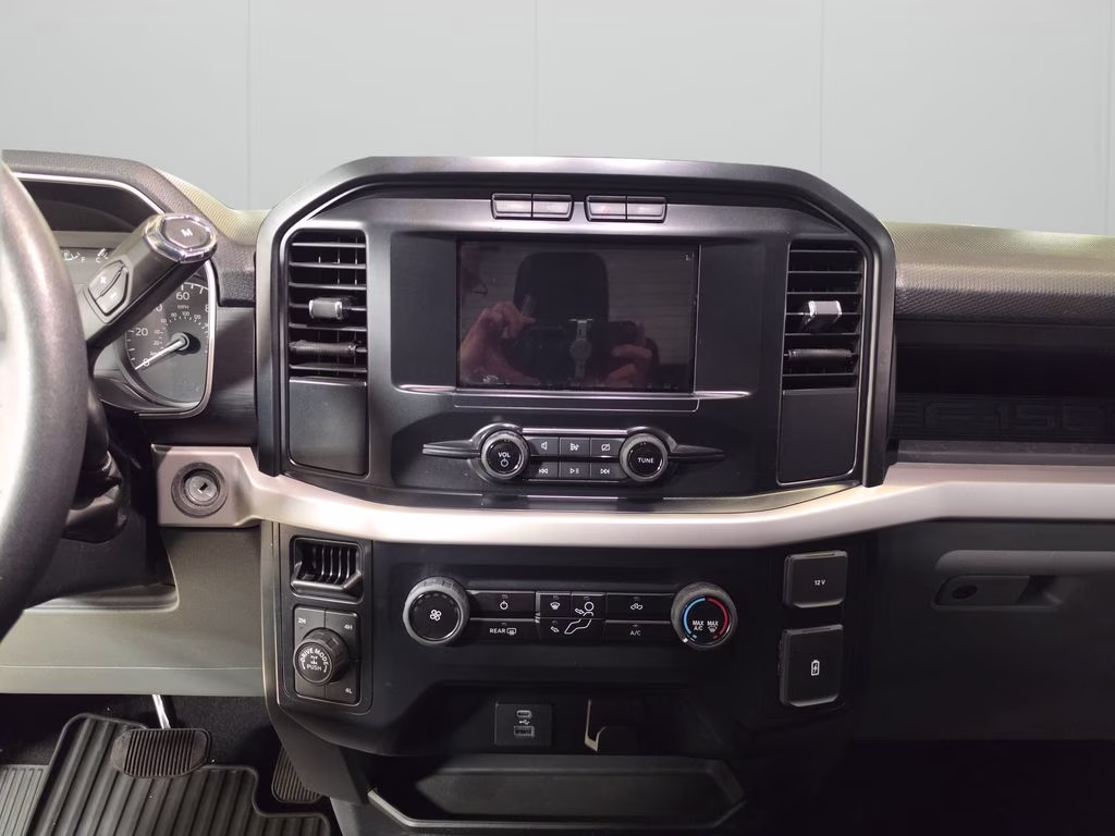 2023 Oxford White Ford F-150 XL 4X4 Truck