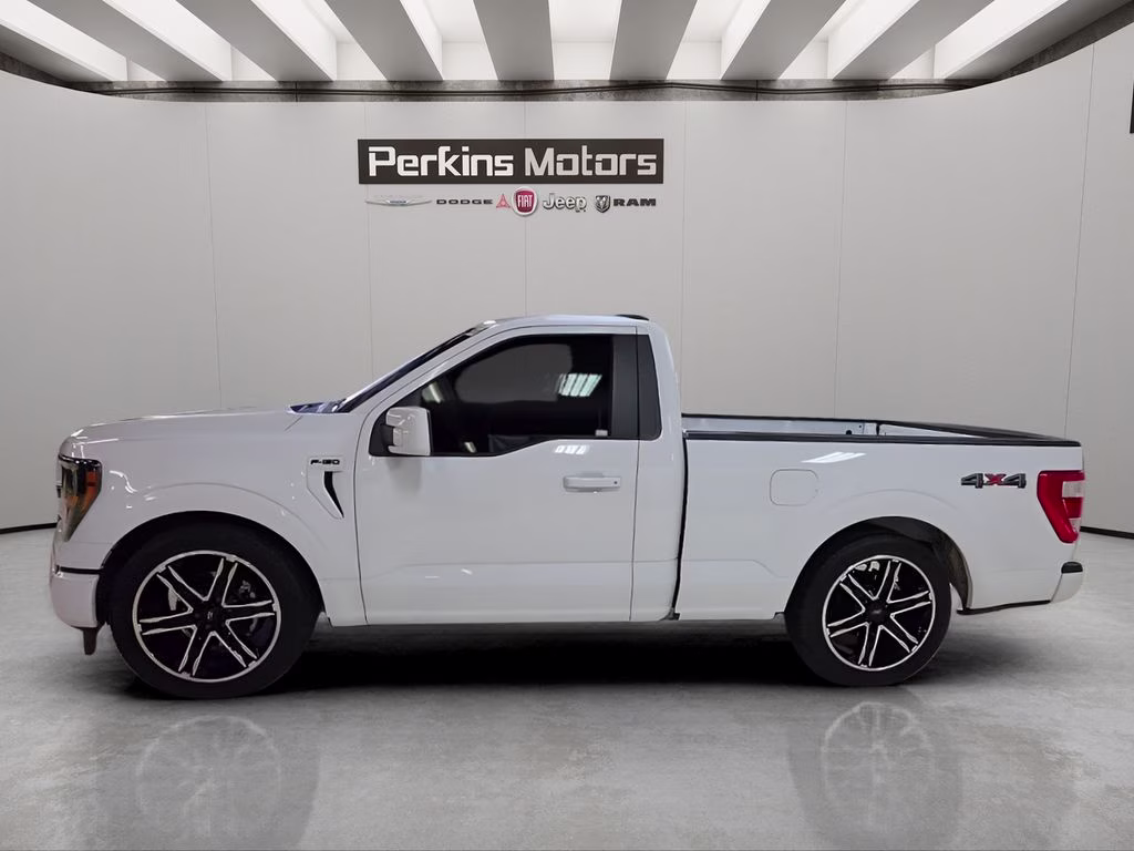 2023 Oxford White Ford F-150 XL 4X4 Truck