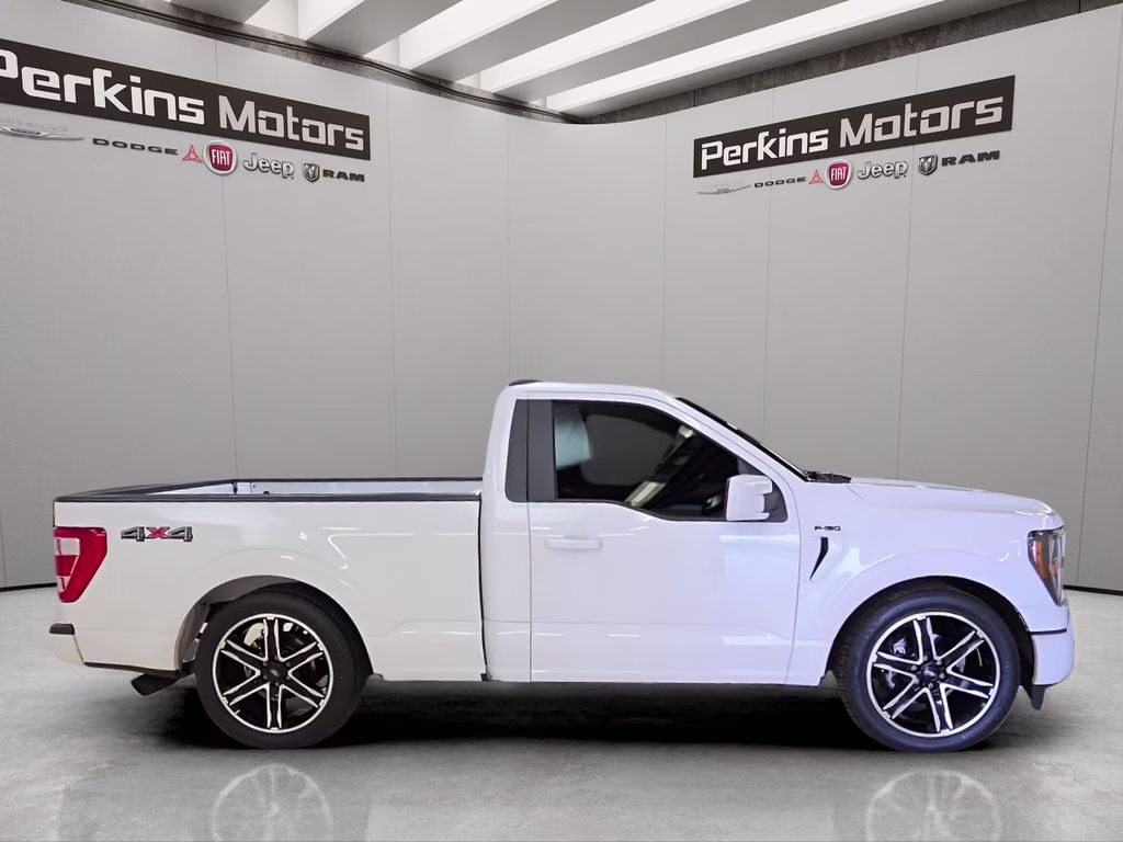 2023 Oxford White Ford F-150 XL 4X4 Truck
