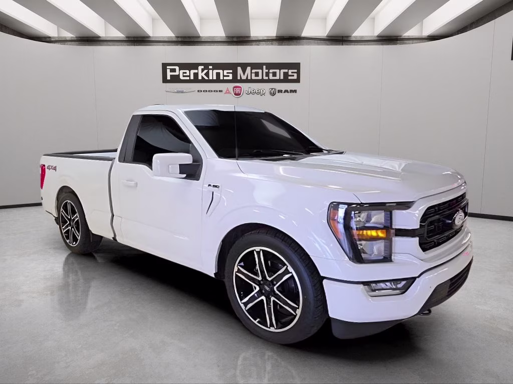 2023 Oxford White Ford F-150 XL 4X4 Truck