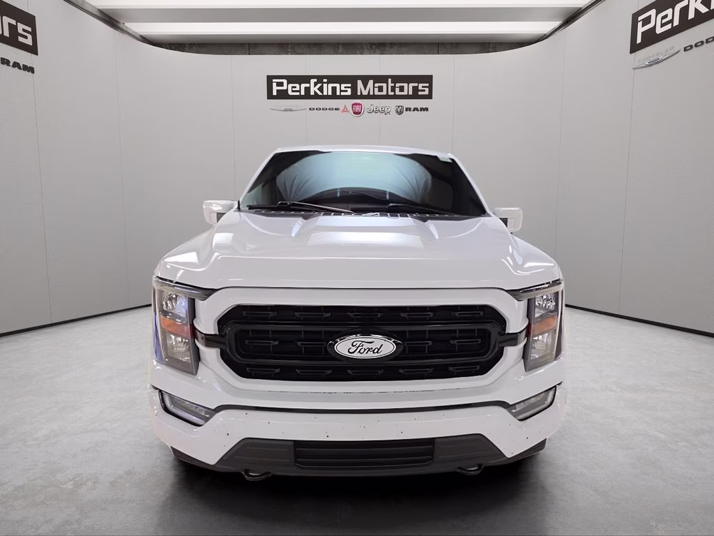 2023 Oxford White Ford F-150 XL 4X4 Truck