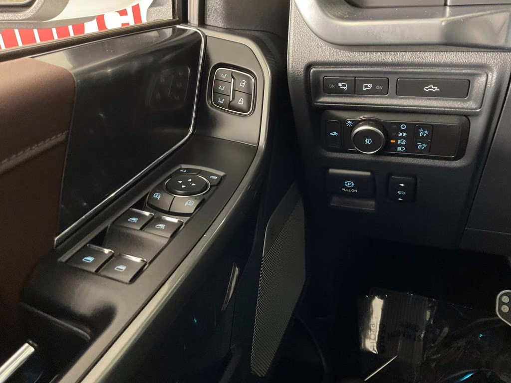 2022 White Metallic Ford F-150 Lariat 4X4 Truck