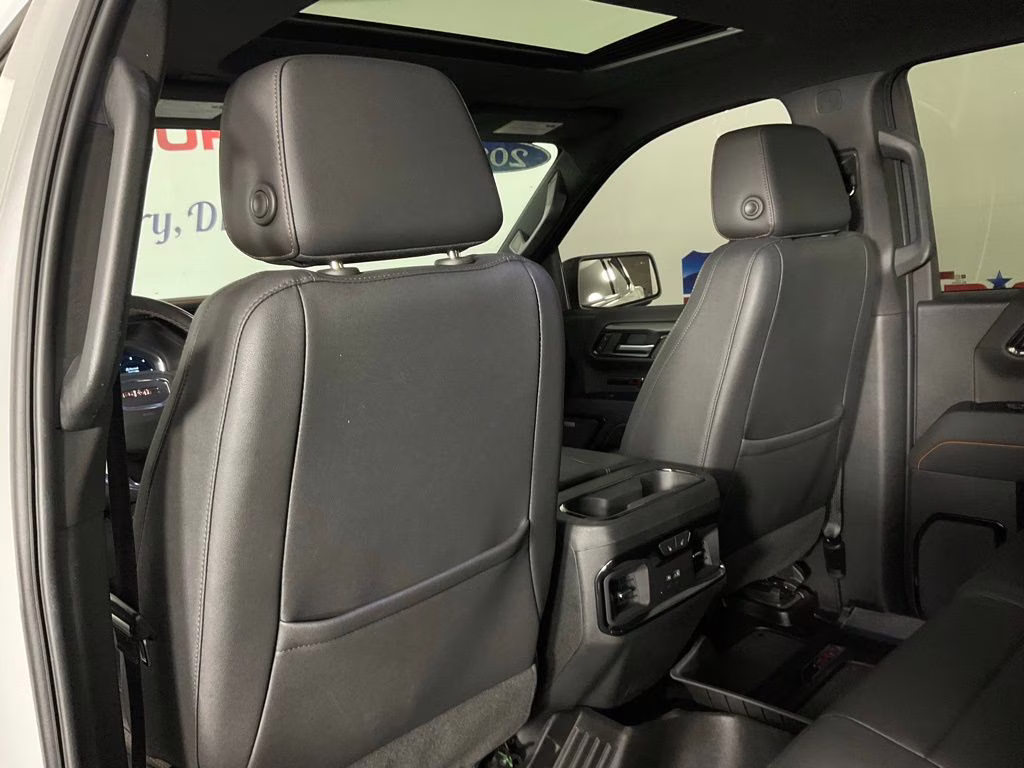 2023 Summit White GMC Sierra 1500 AT4 4X4 Truck