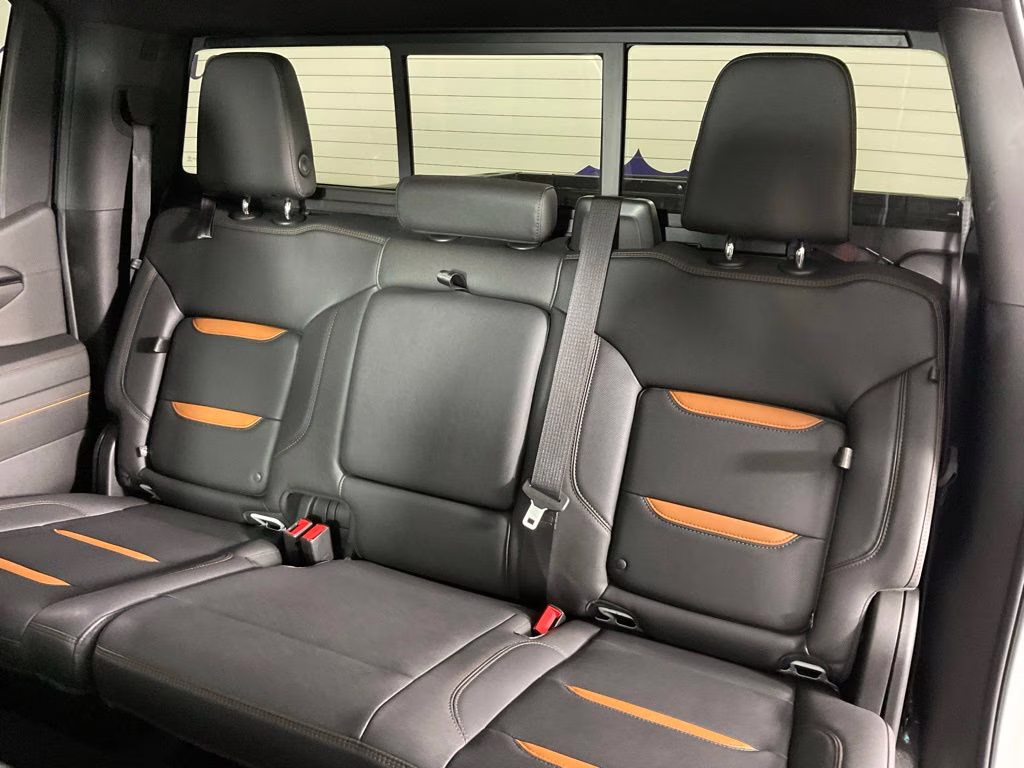 2023 Summit White GMC Sierra 1500 AT4 4X4 Truck