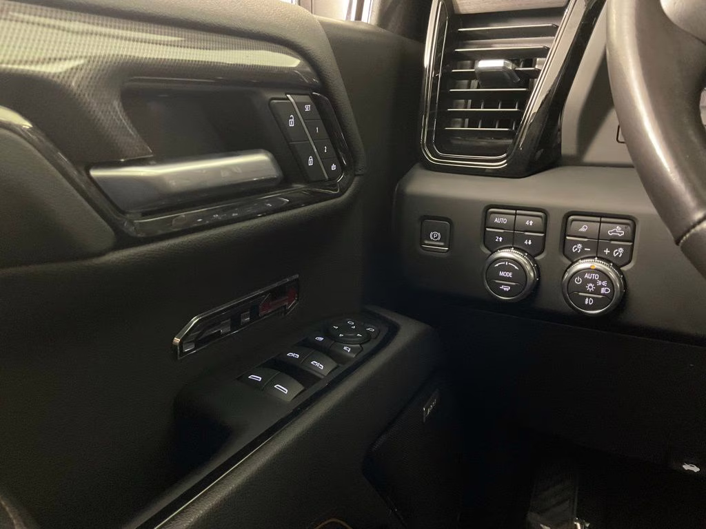 2023 Summit White GMC Sierra 1500 AT4 4X4 Truck
