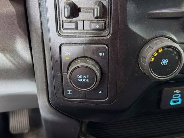 2023 Gray Metallic Ford Super Duty F-250 SRW XLT 4X4 Truck