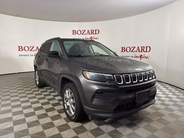 2022 Granite Crystal Metallic Clearcoat Jeep Compass Latitude Lux 4X4 SUV