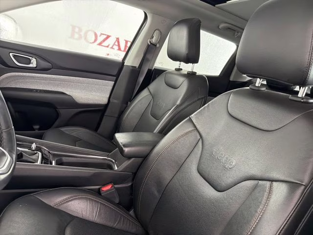 2022 Granite Crystal Metallic Clearcoat Jeep Compass Latitude Lux 4X4 SUV