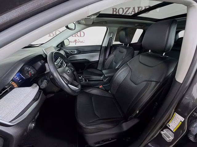 2022 Granite Crystal Metallic Clearcoat Jeep Compass Latitude Lux 4X4 SUV