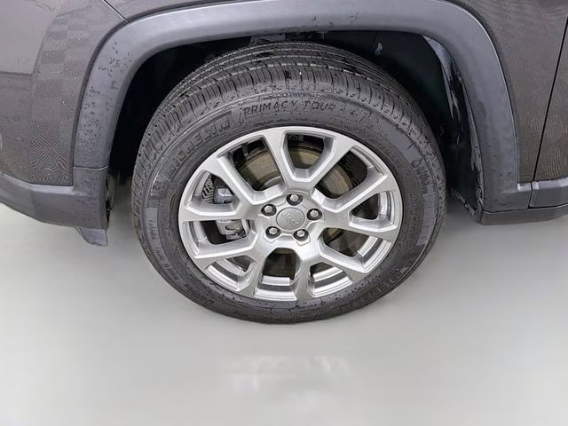 2022 Granite Crystal Metallic Clearcoat Jeep Compass Latitude Lux 4X4 SUV