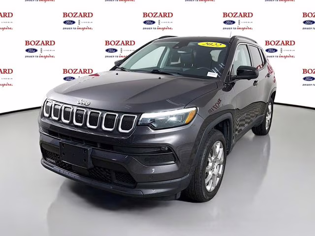 2022 Granite Crystal Metallic Clearcoat Jeep Compass Latitude Lux 4X4 SUV