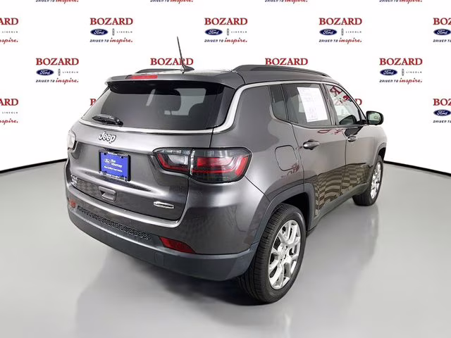 2022 Granite Crystal Metallic Clearcoat Jeep Compass Latitude Lux 4X4 SUV