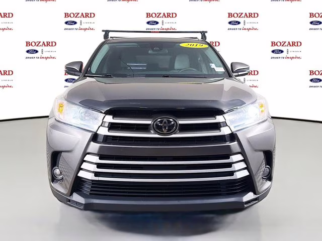 2019 Predawn Gray Mica Toyota Highlander LE FWD SUV