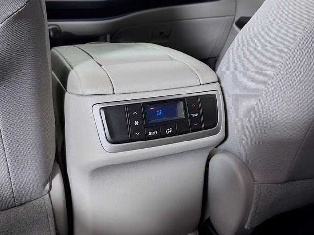 2019 Predawn Gray Mica Toyota Highlander LE FWD SUV