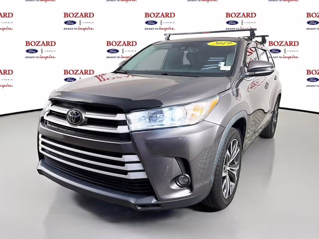 2019 Predawn Gray Mica Toyota Highlander LE FWD SUV