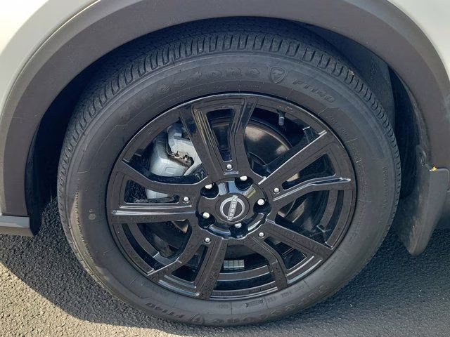 2023 Aspen White Nissan Kicks SR FWD SUV