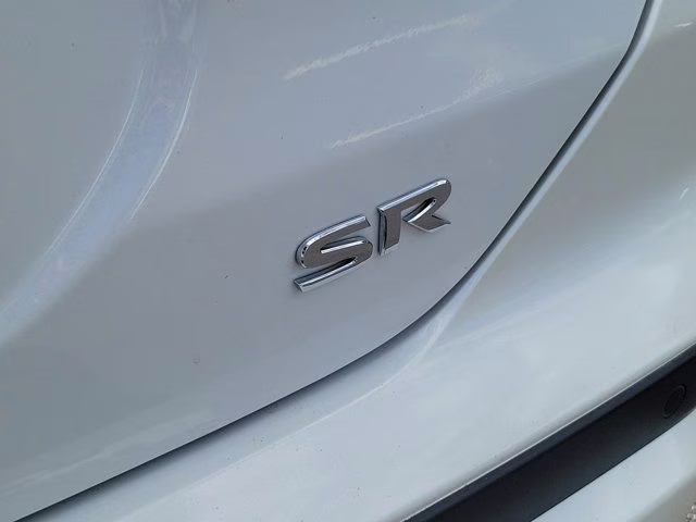 2023 Aspen White Nissan Kicks SR FWD SUV