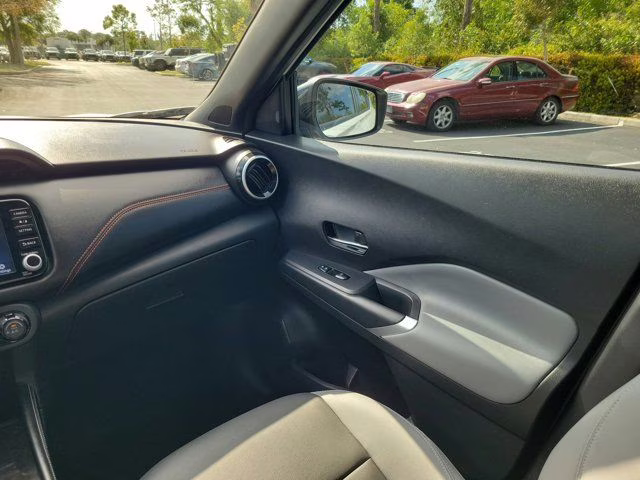 2023 Aspen White Nissan Kicks SR FWD SUV