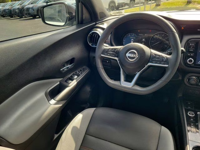 2023 Aspen White Nissan Kicks SR FWD SUV