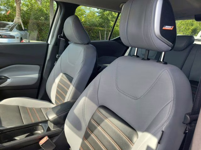 2023 Aspen White Nissan Kicks SR FWD SUV