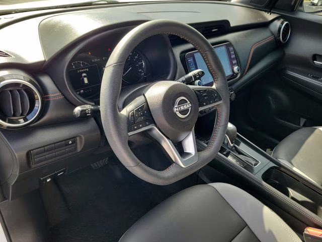 2023 Aspen White Nissan Kicks SR FWD SUV