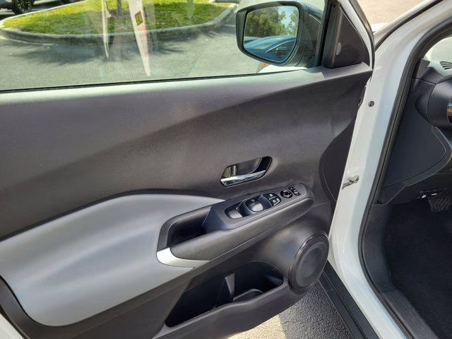 2023 Aspen White Nissan Kicks SR FWD SUV