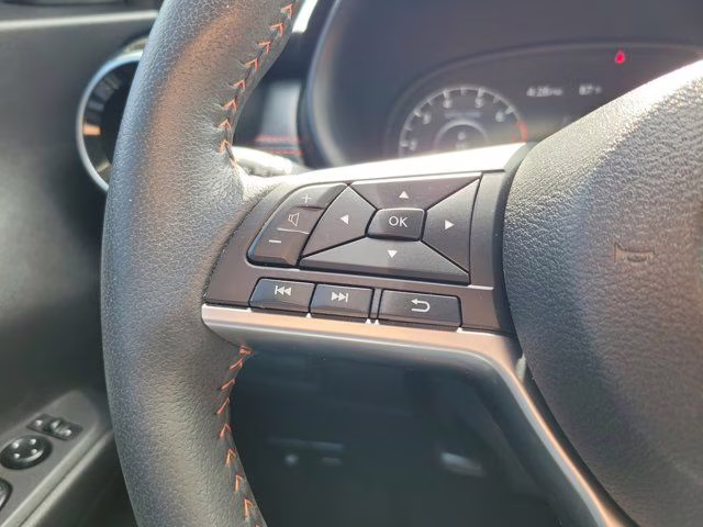 2023 Aspen White Nissan Kicks SR FWD SUV