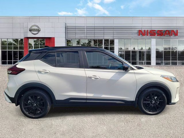 2023 Aspen White Nissan Kicks SR FWD SUV