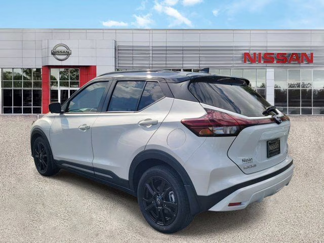 2023 Aspen White Nissan Kicks SR FWD SUV