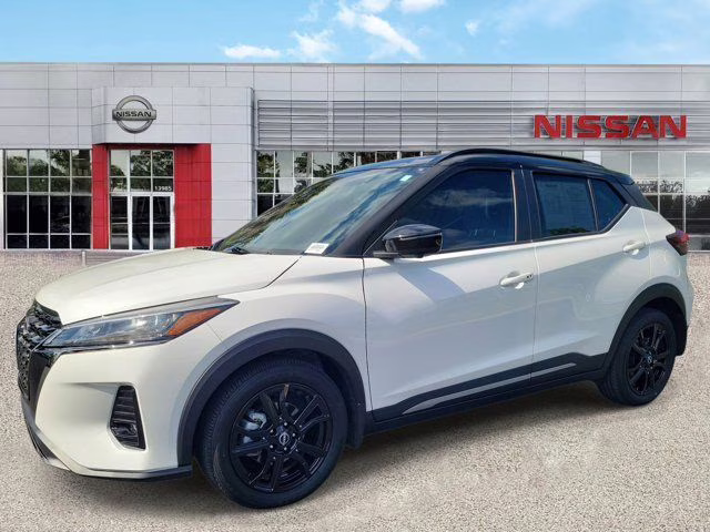 2023 Aspen White Nissan Kicks SR FWD SUV