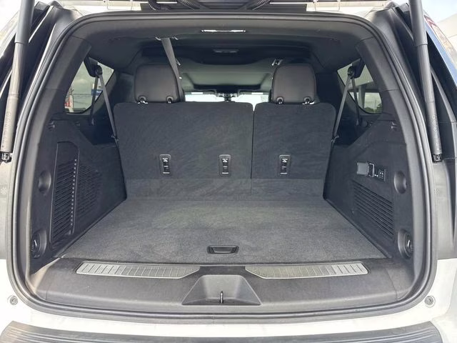 2021 Summit White Chevrolet Suburban RST RWD SUV