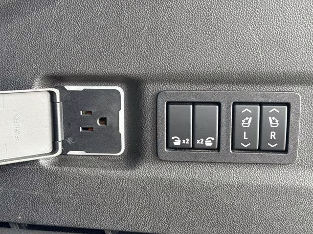 2021 Summit White Chevrolet Suburban RST RWD SUV