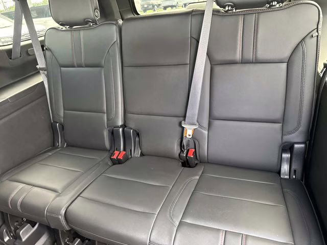 2021 Summit White Chevrolet Suburban RST RWD SUV