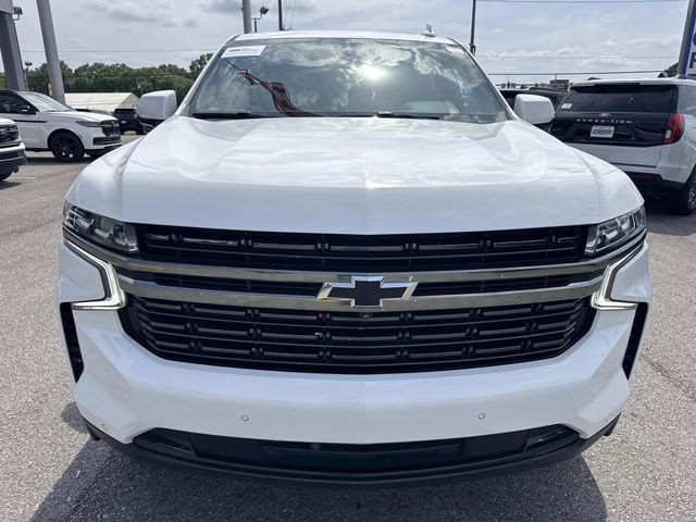 2021 Summit White Chevrolet Suburban RST RWD SUV